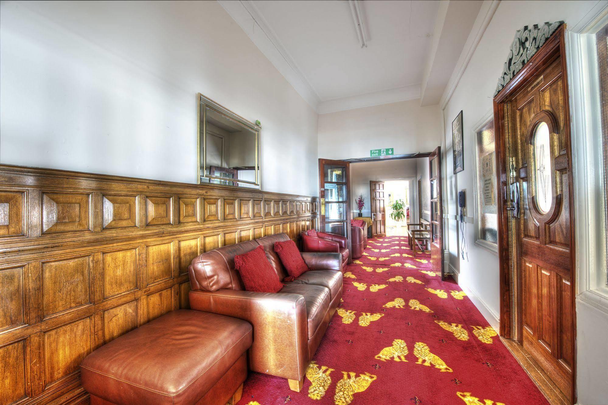 Albany Lions Hotel Eastbourne Ngoại thất bức ảnh